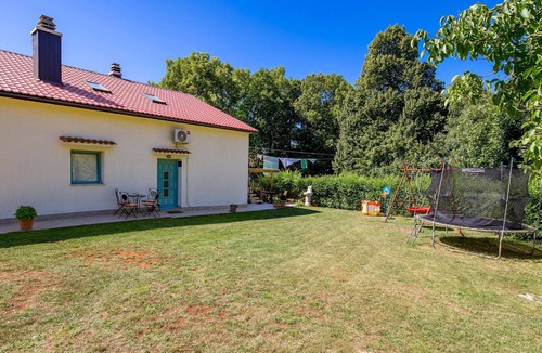Zlobin Apartment | Attractive holiday apartment for a relaxing holiday near the sea.