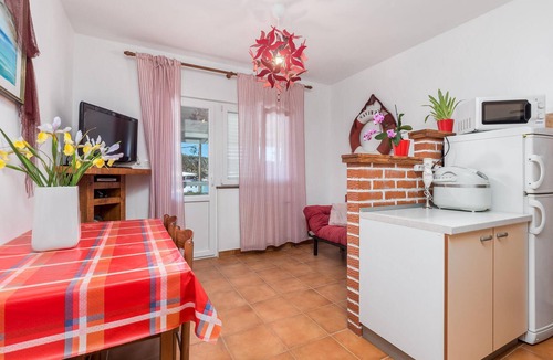 Supetarska Draga Apartment | Awesome apartment in Supetarska Draga with WiFi