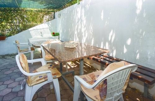 Lokva Rogoznica Apartment | Awesome apartment in Lokva Rogoznica with WiFi