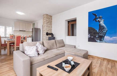 Pobri Apartment | Awesome apartment in Bregi with house sea view
