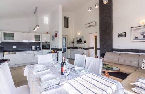 Peroj Apartment | Awesome apartment in Fazana with WiFi