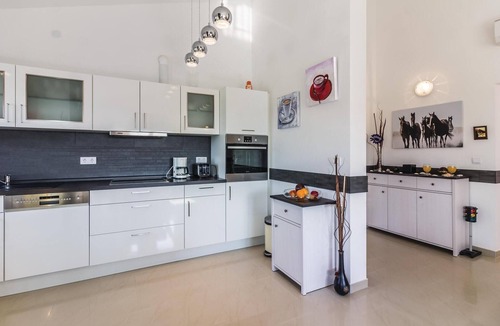 Peroj Apartment | Awesome apartment in Fazana with WiFi