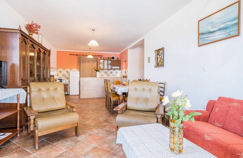 Molunat Apartment | Awesome apartment in Gruda with WiFi