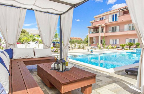 Grebastica Apartment | Awesome apartment in Grebastica