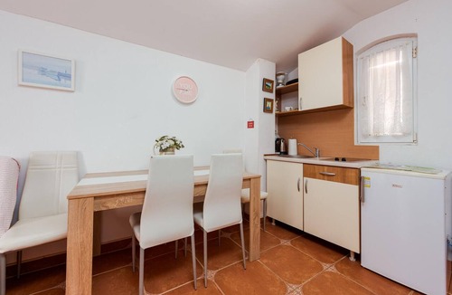 Karlobag Apartment | Awesome apartment in Karlobag with WiFi