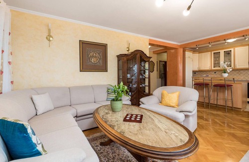 Viskovo Apartment | Awesome apartment in Kastav with swimming pool