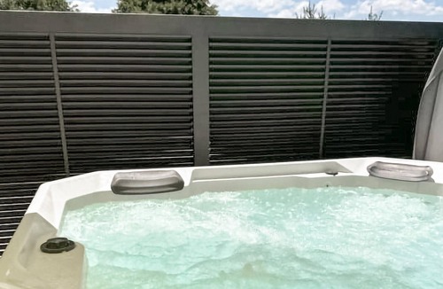 Obrovac Apartment | Awesome apartment in Krusevo with swimming pool