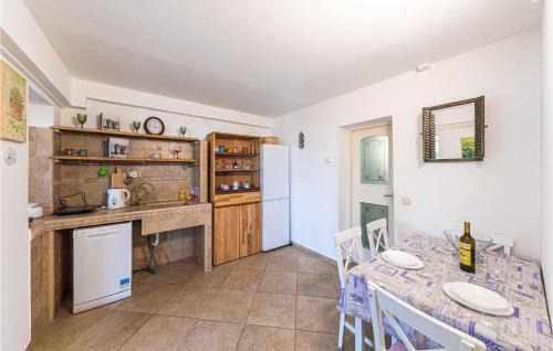 Marina Apartment | Awesome Apartment In Marina With Lake View