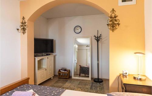Marina Apartment | Awesome Apartment In Marina With Lake View