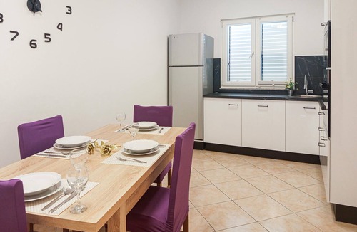 Cove Osibova (Milna) Apartment | Awesome apartment in Milna with WiFi