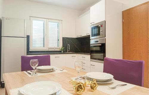 Cove Osibova (Milna) Apartment | Awesome Apartment In Milna With Wifi