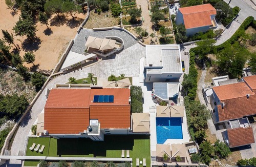 Novalja Apartment | Awesome apartment in Novalja with swimming pool