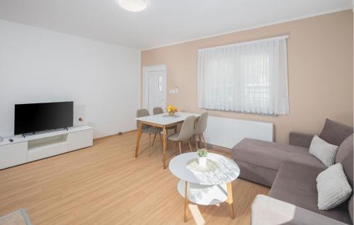 Nova Vas Apartment | Awesome Apartment In Nova Vas With Swimming Pool