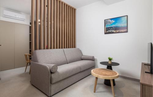 Omisalj Apartment | Awesome Apartment In Omisalj