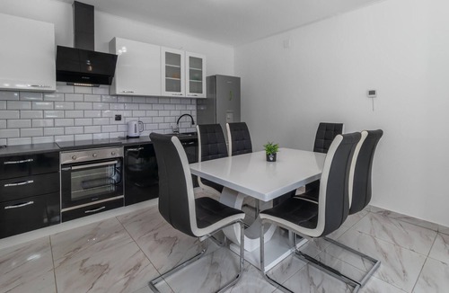 Otocac Apartment | Awesome apartment in Otocac with WiFi
