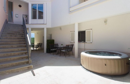 Omis Apartment | Awesome apartment in Podgrade with WiFi