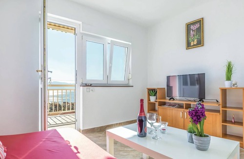 Podaca Apartment | Awesome apartment in Podaca