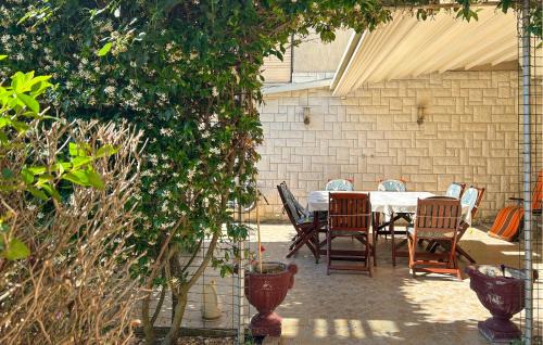 Pomer Apartment | Awesome Apartment In Pomer