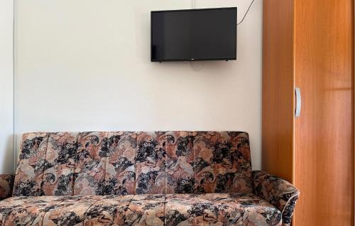 Pomer Apartment | Awesome Apartment In Pomer