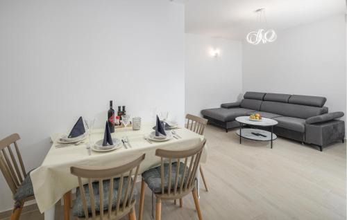 Gulici Apartment | Awesome Apartment In Porec With Wifi