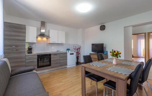 Babici Apartment | Awesome Apartment In Umag With Wifi