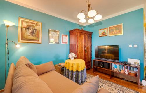Jastrebarsko House | Awesome Home In Gorica Svetojanska