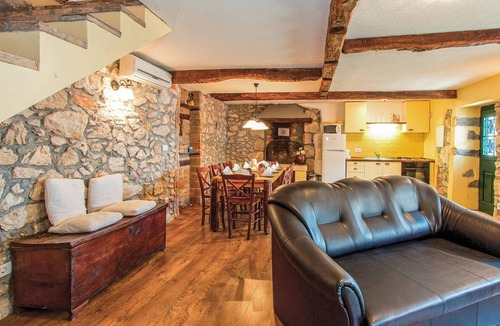 Obrs House | Awesome home in Moscenicka Draga with sauna
