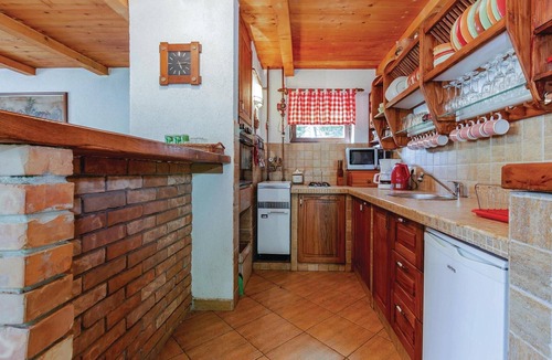 Breze House | Awesome home in Breze with WiFi