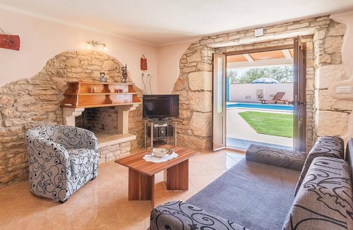 Divsici House | Awesome home in Divsici