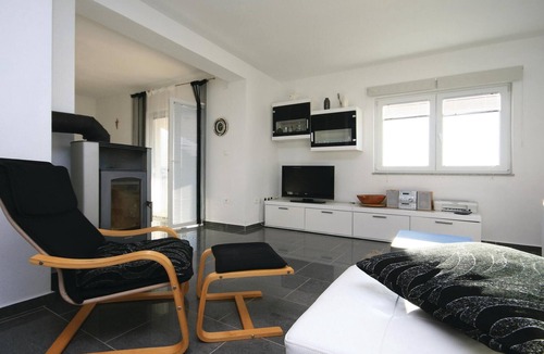 Drinovci House | Awesome home in Drinovci