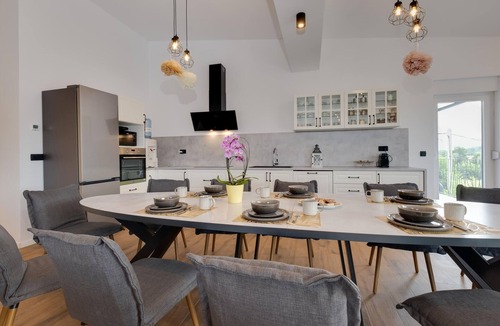 Rakovec House | Awesome home in Dvorisce