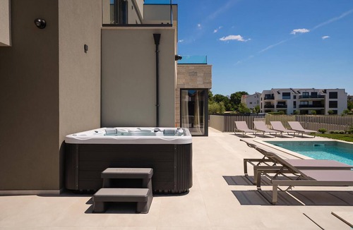 Funtana House | Awesome home in Funtana