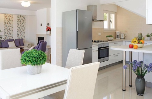 Vela Luka House | Awesome home in Gradina