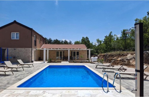 Grubine House | Awesome Home In Grubine