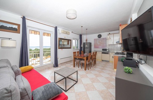 Kastel Gomilica House | Awesome home in Kastel Gomilica with WiFi