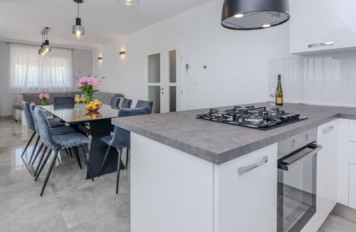 Slivnica House | Awesome home in Slivnica Donja