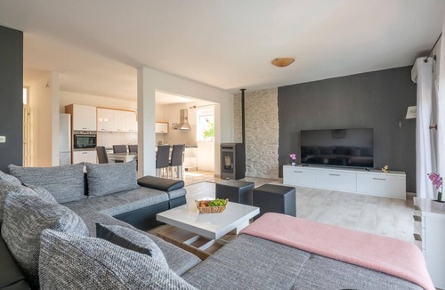 Imotski House | Awesome home in Imotski