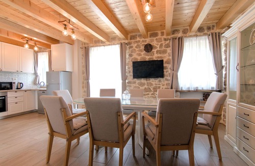 Imotski House | Awesome home in Imotski
