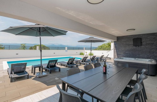 Imotski House | Awesome home in Imotski