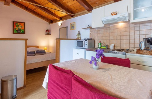Kanfanar House | Awesome home in Kanfanar with WiFi