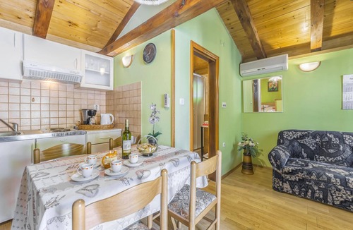 Kanfanar House | Awesome home in Kanfanar with WiFi