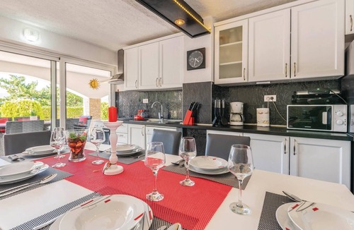 Klimno House | Awesome home in Klimno