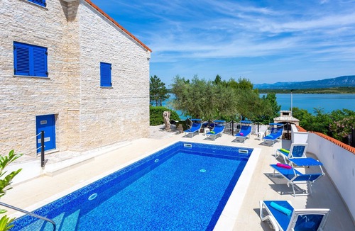 Klimno House | Awesome home in Klimno