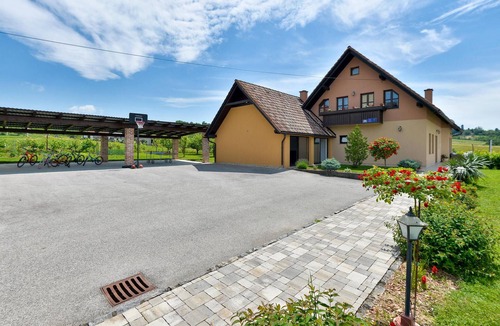 Krasic House | Awesome home in Krasic with sauna
