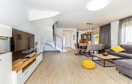Linardici House | Awesome Home In Linardici