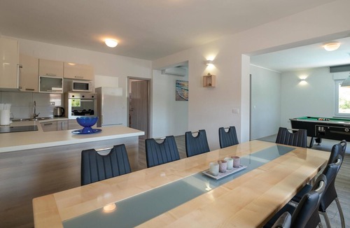 Loborika House | Awesome home in Loborika