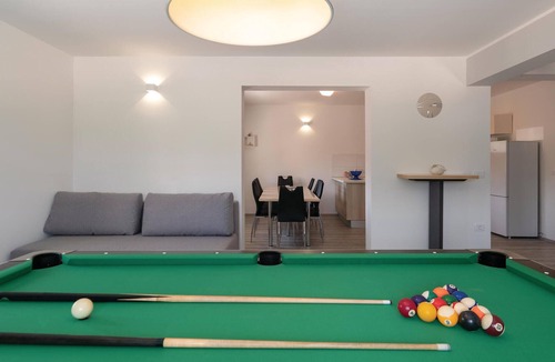 Loborika House | Awesome home in Loborika