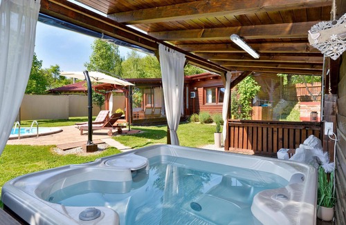 Sveti Juraj na Bregu House | Awesome home in Lopatinec with sauna