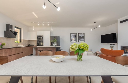 Mandre House | Awesome home in Mandre