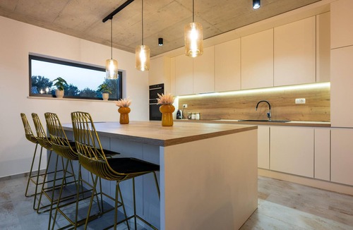 Zminj House | Awesome home in Modrusani with sauna